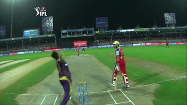 M11: RCB vs KKR –  Yuvraj Singh Six