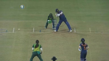 4 * 4: Richa Ghosh, Jemimah Rodrigues go after Sune Luus
