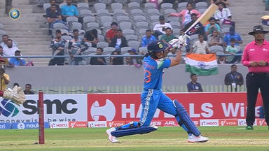 4,4,6: Harmanpreet Kaur takes the attack to Ramharack