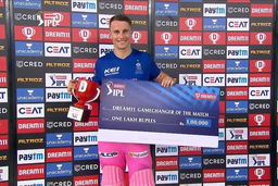 M12: RR vs KKR – Dream11 GameChanger of the Match – Tom Curran