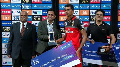 M07: RCB vs MI – VIVO Perfect Catch of the Match – Navdeep Saini
