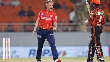 6, 4, OUT! Curran wins the battle against in-form Abhishek