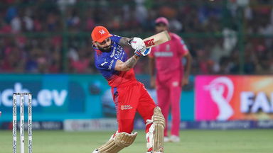 FIFTY up in style! Kohli smacks one downtown to bring up half-century