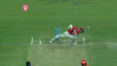 OH SHOOT - Bumrah fires one into Maxwell