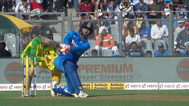 Jaddu smacks for a massive six