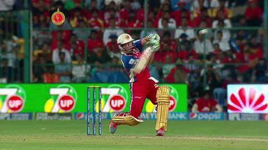 M31: RCB vs KXIP –  AB de Villiers Six