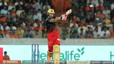 6,4: Clinical Faf takes on Bhuvi with ease