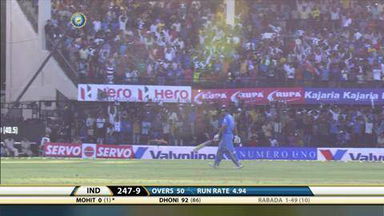 2ND ODI: IND vs SA – MS Dhoni Six