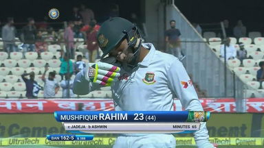 IND vs BAN 2017 - 1st Test Day 5 : Mushfiqur Rahim Wicket