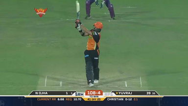 M44: SRH vs RPS – Yuvraj Singh Six