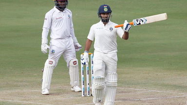 Pant power: 2 sixes in 2 balls