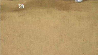 M66: MI vs RR – Brad Hodge Wicket