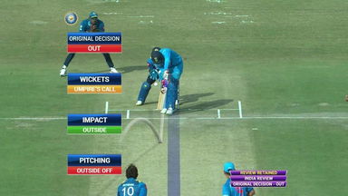 When Dhoni made the right call, yet again!
