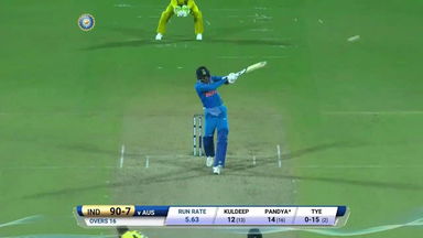 IND vs AUS 2017, 2nd T20I: Hardik Pandya Six