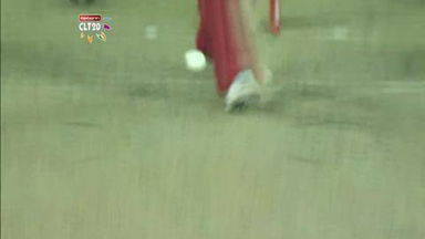 M22: MI vs T&T –  Darren Bravo st Karthik b Ojha