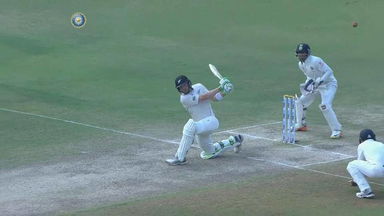 India vs NZ 2016, 3rd Test day 2: Martin Guptill six
