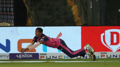 Super Saini takes a stunner