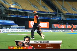 M06: SRH vs RCB – Vijay Shankar Wicket