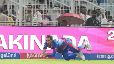 Starc-Studded catch! Aussie grabs a stunner