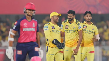 4 & OUT! Scintillating first-over start ft. Yashasvi & Khaleel
