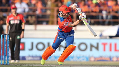 M19: GL vs RCB – Brendon McCullum 42