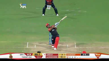 M11: SRH vs RCB – Umesh Yadav Six