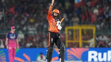 Abhishek Sharma blazes his way to 57 (29)