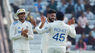 Wicket against the run of play: Mo Siraj style!