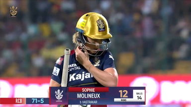 M09 - RCB vs MI: Sophie Molineux Wicket