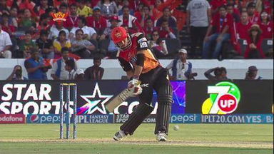 M39: SRH vs KXIP –  Naman Ojha Six