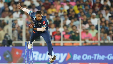 6 & OUT: Dayal’s perfect comeback
