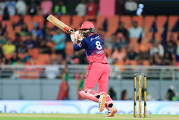 6, 4, 4: Prasidh steams in, Jadeja hits back