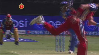 M5: RCB vs MI –  Ambati Rayudu Wicket