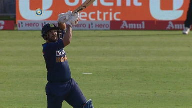 Shardul Thakur launches Stokes for a SIX