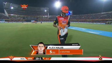 M39: SRH vs RCB – Alex Hales Wicket