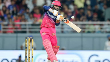 STEADY AS A ROCK! Ravindra Jadeja's crucial 45*(35)