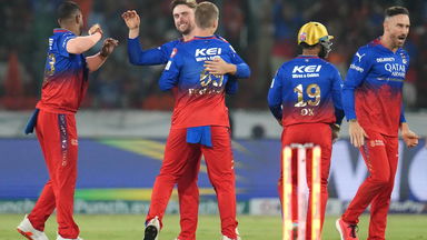 Big Breakthrough: Jacks gets Head in first over