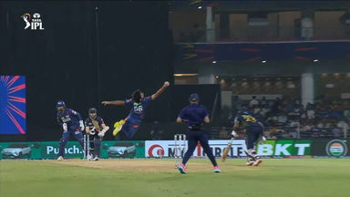 BLINDER! Flying Bishnoi pulls off a screamer to dismiss Williamson