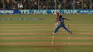 M41: MI vs KXIP – Praveen Kumar Wicket