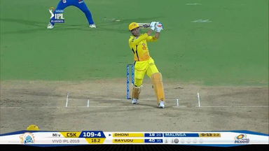 Q1: MI vs CSK – MS Dhoni Six