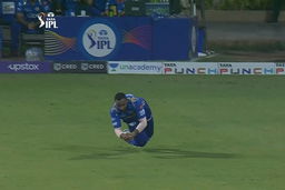 Kieron Pollard's crucial catch to get Rayudu OUT