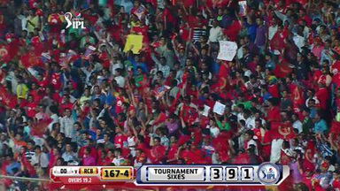 M38: RCB vs DD –  Yuvraj Singh Six