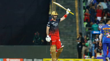 Rampant Maxwell puts on a Big funky Show at Wankhede