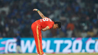 6 & Wicket, Trademark celebration! Kashvee strikes back
