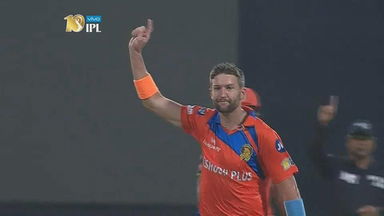 1 over, 2 wickets - Tye'ing' RCB down