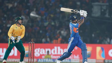 Six and again! Hardik Pandya announces arrival in style