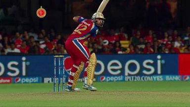M38: RCB vs DD –  Yuvraj Singh Six