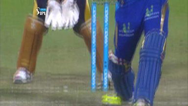 M5: KKR vs MI – Hardik Pandya Wicket