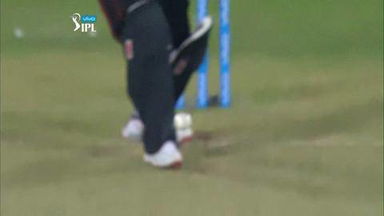 M12: SRH vs MI – Shikhar Dhawan Wicket
