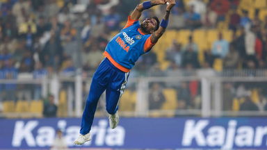 Absolute stunner! Hardik Pandya takes a brilliant catch